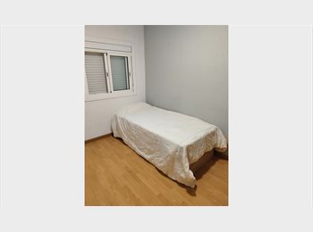 Roomgo ES - Se alquila habitacion en la calle Travau, Sant Andreu - 450 € por mes
