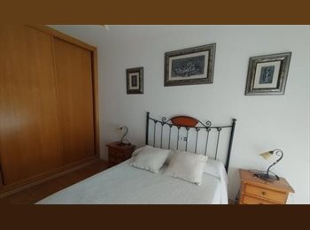 Roomgo ES - Se alquila habitación a chica estudiante, La Coruña - 380 € por mes