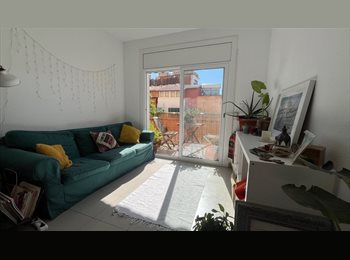 Roomgo ES - Se alquila habitación doble en piso luminoso y tranquilo a 1 minuto del mar – Casagemes, Badalona, Badalona - 575 € por mes