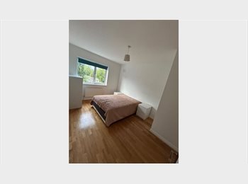 Roomgo IE - double room for rent, Dublin - €930 pcm
