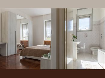 Roomgo IT - STANZA CON LETTOMATRIMONIALE E  BAGNO PRIVATO CON VASCA IDROMASSAGGIO, Bovisa - Niguarda - Bicocca - 790 € al mese