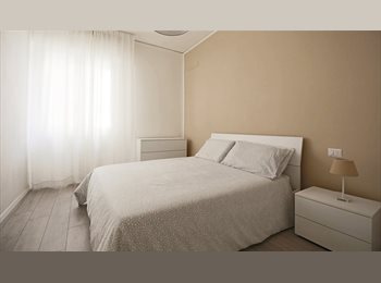 Roomgo IT - Affitto camera Novoli 1º piano, Firenze, Firenze - 600 € al mese