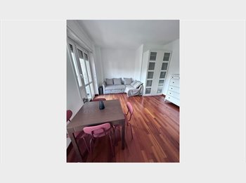 Roomgo IT - Affitto monolocale, Centrale - Loreto - 1.100 € al mese