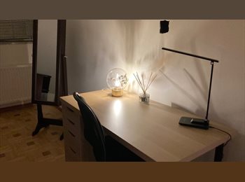 Appartager LU - Huge bedroom near Cloche d'Or. No agency fees, Luxembourg - 950 € / Mois
