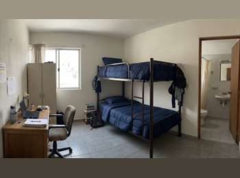Roomgo MX - Lugar en habitación con litera cerca del tec cem, Buenavista - MX$4,000 por mes