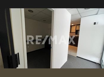 Roomgo MX - Oficina ubicada en Lomas de Tecamachalco, Miguel Hidalgo - MX$42,000 por mes