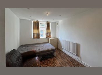 Roomgo UK - Spacious double room to let in a 4 bedrooms property located in trendy Stoke Newington , Stamford Hill - £750 pcm