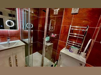 Roomgo UK - Lux Furnished  En-suite Double Room, Sudbury - £1,200 pcm