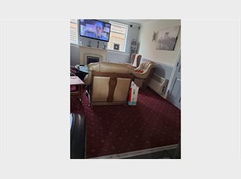 Roomgo UK - ROOM TO RENT IN SHARED HOUSE, Cannock - £650 pcm