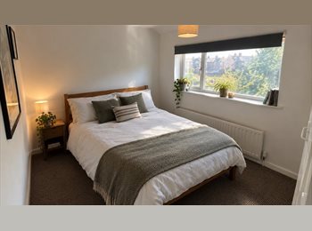 Roomgo UK - Room to Rent in West Park (Close to Headingley), West Park - £550 pcm