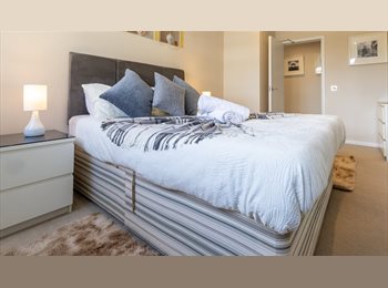 Roomgo UK - Room in a Shared Flat 17, North Street, BN1, The Lanes - £1,400 pcm