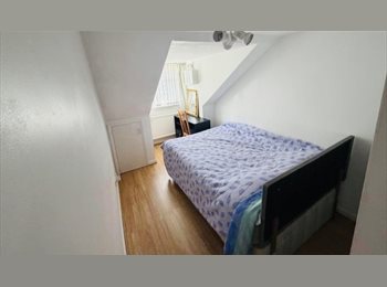 Roomgo UK - Double Room - £550 a month/ Bills All Inclusive, Crawley - £550 pcm