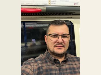 Roomgo UK - George  - 43 - Tower Hill