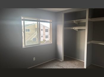 Roomgo US - ROOM FOR RENT, Morena - $1,370 pm