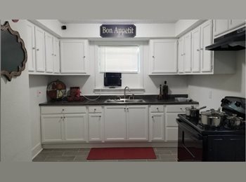 Roomgo US - Room for Rent South Memphis area, South Memphis - $800 pm