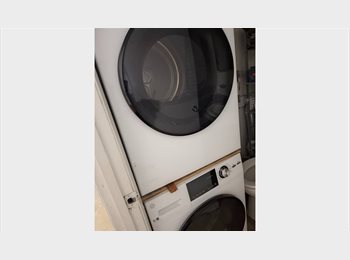 Roomgo US - single woman roommate, Homestead - $700 pm