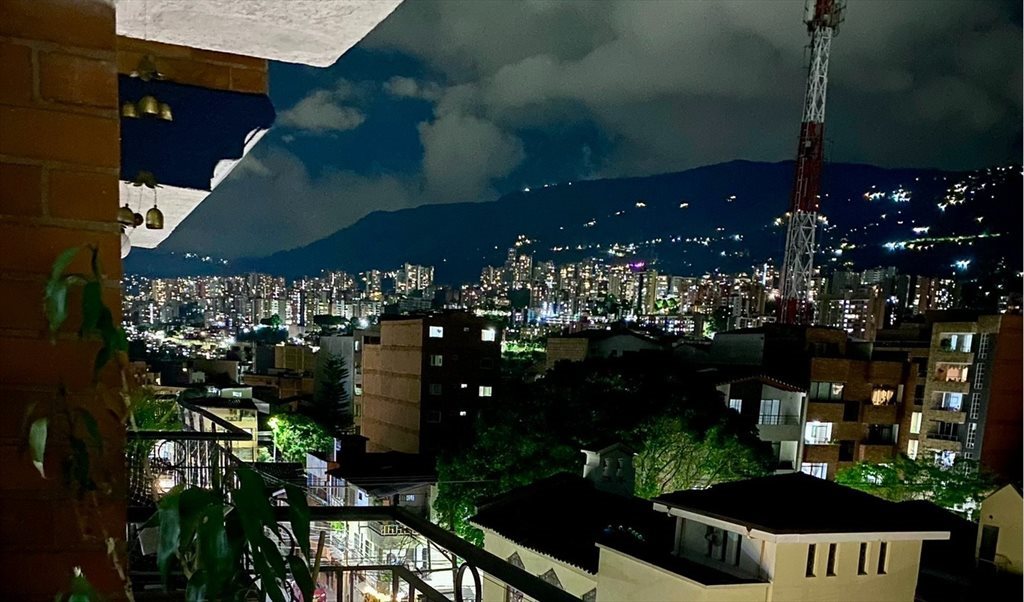 Habitación en arriendo cerca de la Institución Universitaria de Envigado (Envigado)
