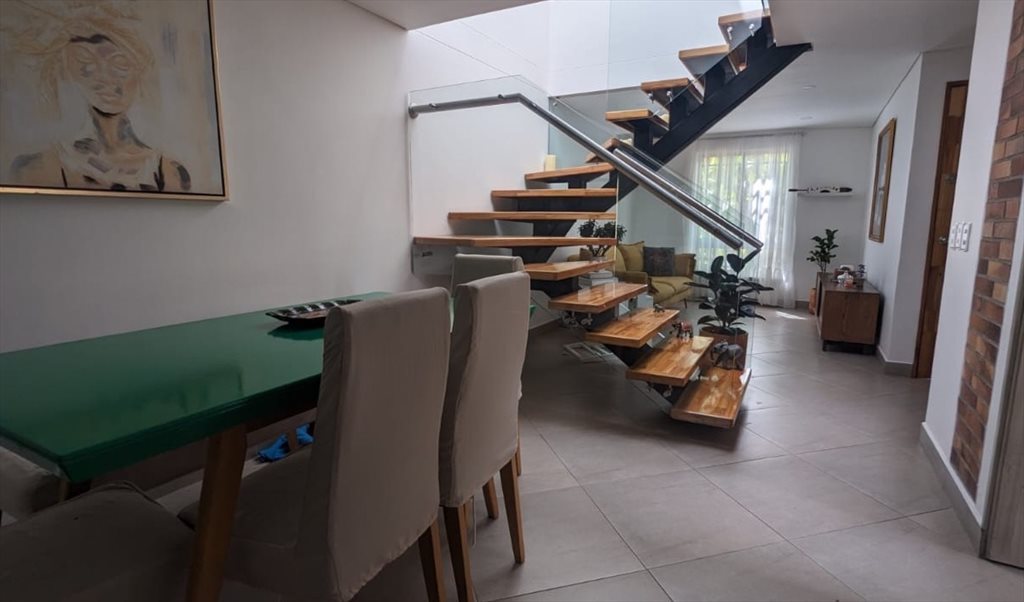 Habitación en arriendo cerca de la Institución Universitaria de Envigado (Envigado)
