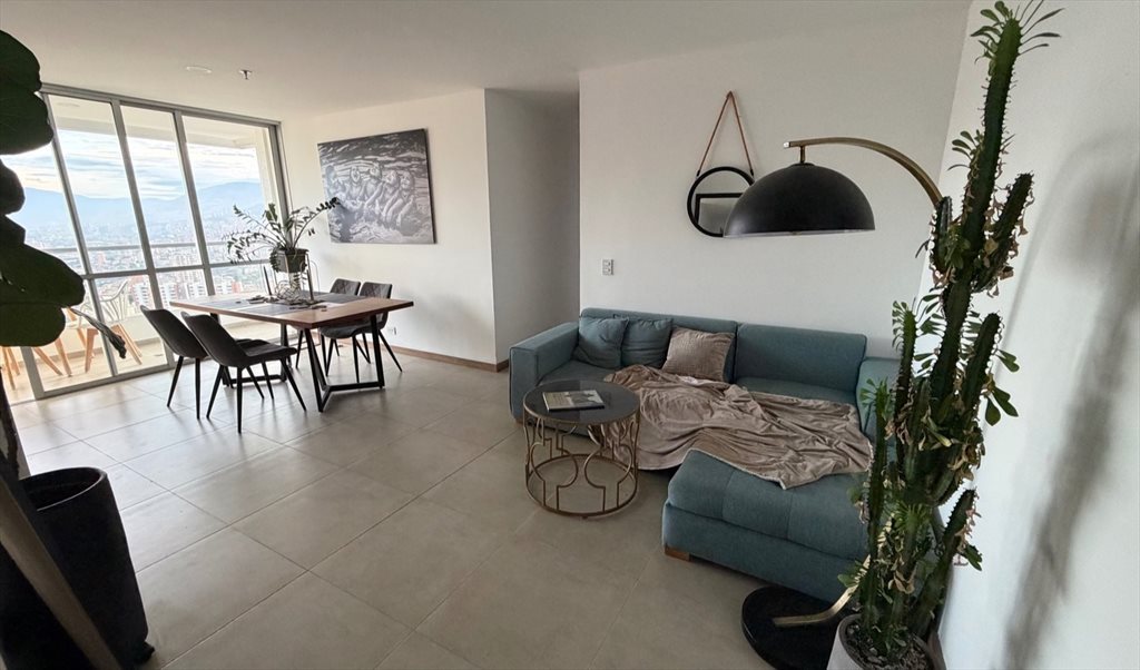 Habitación en arriendo cerca de la Institución Universitaria de Envigado (Envigado)