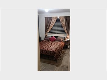 Roomgo AU - Room in Narellan $300pw, Camden - $300 pw