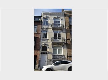 Appartager BE - Great room in quality flatshare available 1st november ==, Schaerbeek Schaarbeek - 600 € pm