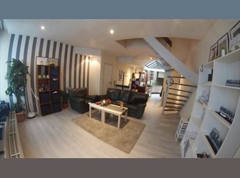 Appartager BE - Fully furnished room to rent in Schuman area, Disponible 1er janvier 2021, Etterbeek - 565 € pm