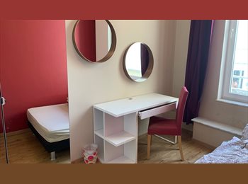 Appartager BE - Very nice room + balcony in large building, shared by 9 young working people with Internat-backgroun, Schaerbeek Schaarbeek - 475 € pm