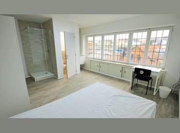 Appartager BE - Maison en colocation de 190m2 avec 4 chambres spacieuses, Châtelet - 360 € pm