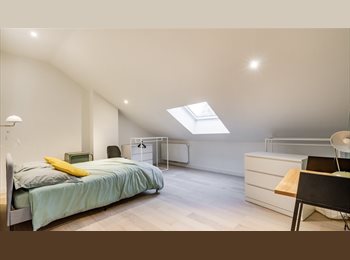 Appartager BE - Athénée 15 chambre 8, Charleroi - 625 € pm