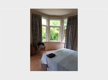 Appartager BE - Chambre  avec  terrasse  dans maison, Saint Gilles Sint Gillis - 700 € pm
