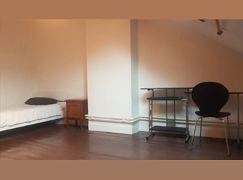Appartager BE - Chambre a louer 350€/tt compris  a proximité de gare guillemins liege, Liège - 350 € pm