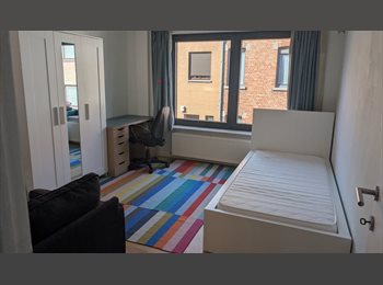 Appartager BE - Chambre lumineuse meuble a Kraainem, Crainhem - 700 € pm