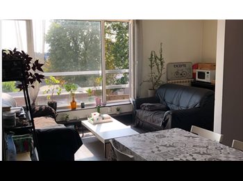 Appartager BE - Colocation à Tournai – 3 chambres avec douche et lavabo privatifs, Tournai - 375 € pm