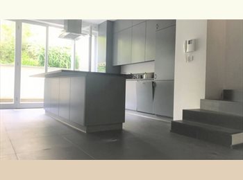 Appartager BE - Superbe Triplex de 203m2,niché au rez +1 d’un bel hôtel de maître.3 chambres à coucher,3 salles d’ea, Uccle-Ukkel - 2.100 € pm