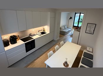 Appartager BE - COLOCATION : 1 chambre meublée avec une douche privée, Uccle-Ukkel - 725 € pm