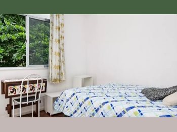 Roomgo BR - EXCELENTE QUARTO APART COPA/ ATLANTICA, Copacabana - R$ 1.800 Por mês