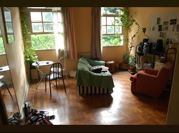 Roomgo BR - Quarto para estudantes, Rio Comprido - R$ 1.300 Por mês