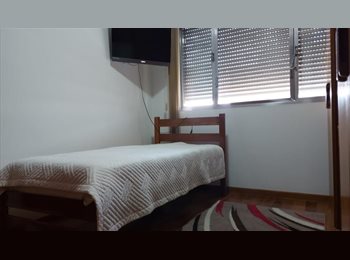 Roomgo BR - Aluga-se quarto individual para moça no centro da Lapa, Lapa - R$ 1.300 Por mês