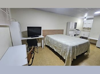 Roomgo BR - SUITE MOBILIADO COM BANHEIRO, Liberdade - R$ 1.500 Por mês