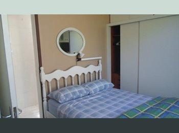 Roomgo BR - Suíte com varanda em cobertura, Copacabana - R$ 2.400 Por mês