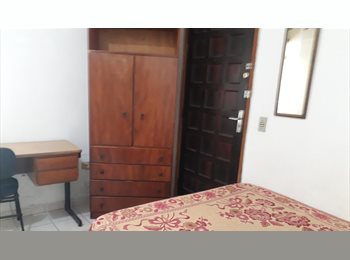 Roomgo BR - quarto  de casal  legal, Butantã - R$ 750 Por mês