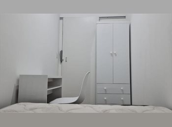 Roomgo BR - Quarto individual centro Osasco, Uninove, prefeitura, CPTM Osasco, Osasco - R$ 600 Por mês