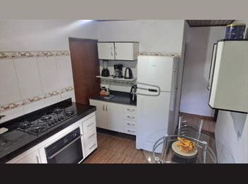 Roomgo BR - Divido casa mobiliada perto do UNASP SP, Santo Amaro - R$ 650 Por mês