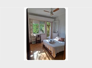 Roomgo BR - Aluga-se quarto privativo, com sacada, em apartamento compartilhado, mobiliado, completo, no Bom Fim, Porto Alegre - R$ 1.500 Por mês