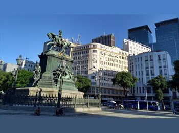 Roomgo BR - Quarto Mobiliado na parte histórica e financeira do centro. Perto da estação da Carioca, Lapa - R$ 1.200 Por mês