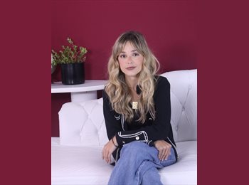Roomgo BR - Larissa  - 32 - Maracanã