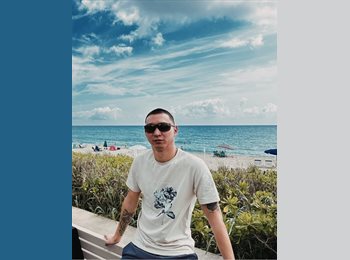 Roomgo CA - Viktor - 34 - Toronto