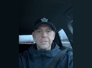 Roomgo CA - Mark - 53 - Regina
