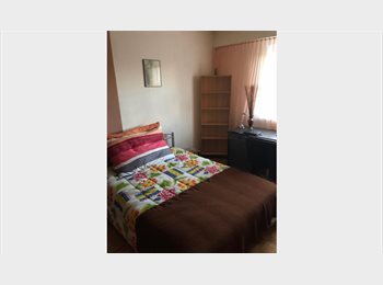 Roomgo CH - Chambre à louer URGENT, Genève - 1 000 CHF / Mois