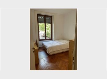 Roomgo CH - Chambre disponible en plein centre ville, Genève - 1 000 CHF / Mois